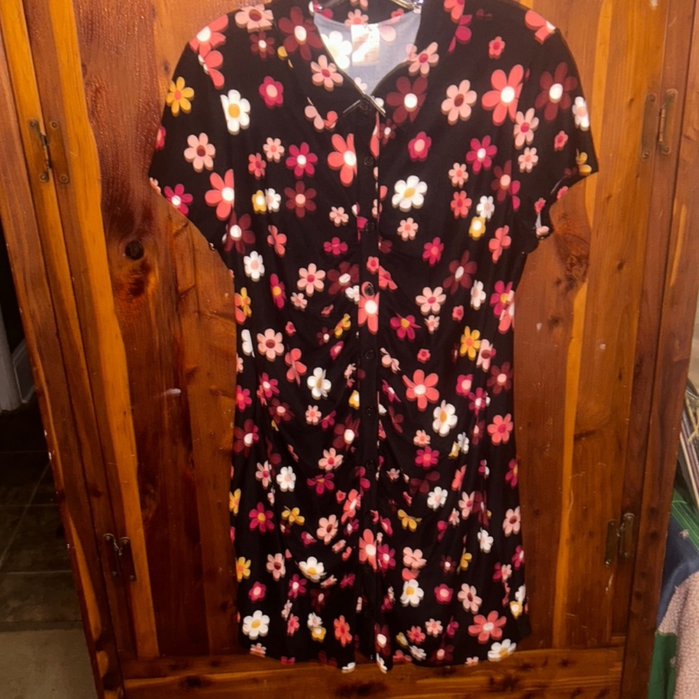 NWOT! Ladies Floral Dress